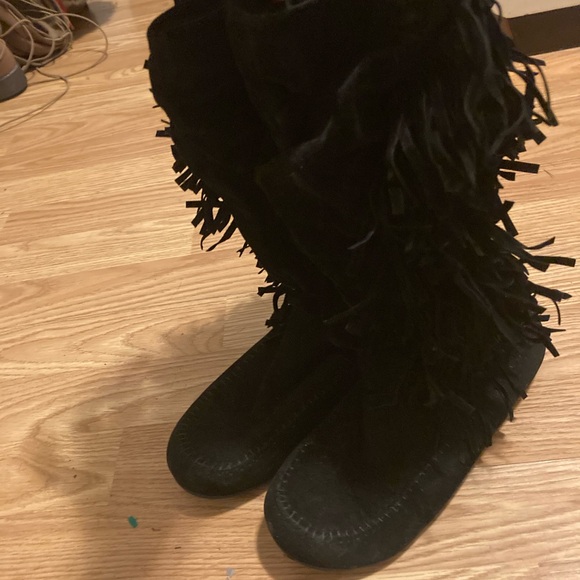 Friends-14 Size 6.5 knee high moccasins - Picture 4 of 6